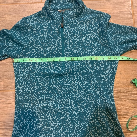 Eddie Bauer pullover- Like New! Size Medium - Picture 9 of 14